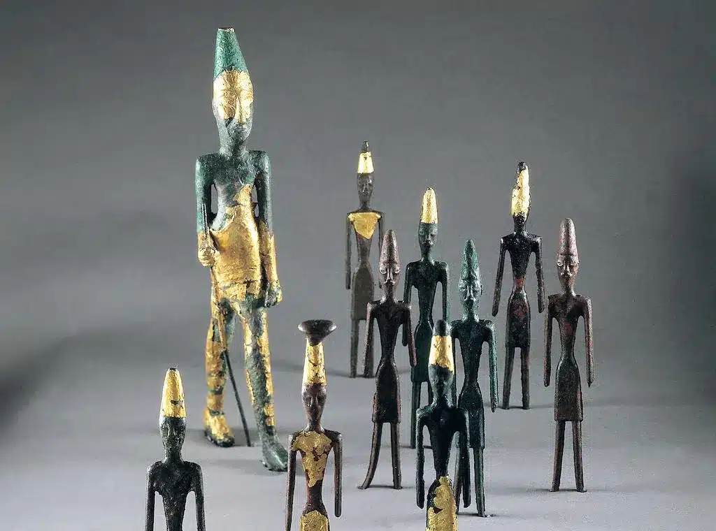 Figurines divines – Byblos, temple aux Obélisques, bronze et feuille d'or