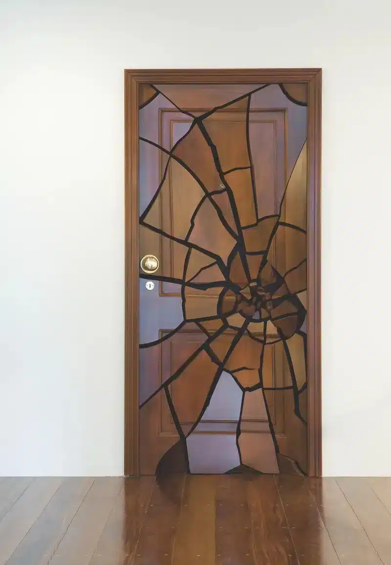 Leandro Erlich - Shattering Door