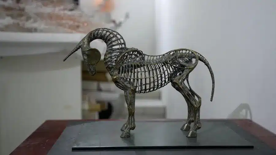 Cathy de Monchaux - Bronze unicorn