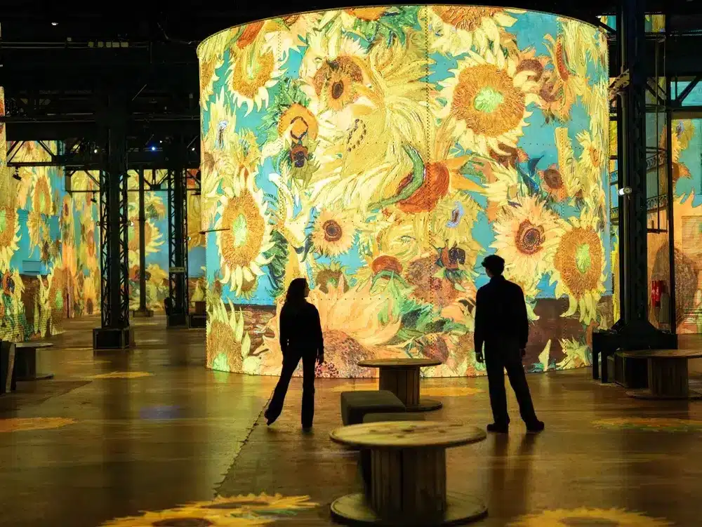 Les Tournesols de Van Gogh projetés à l’Atelier des Lumières