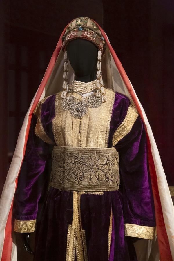 Coiffe de cérémonie de mariage Touqida et tenue de mariée – Rabat