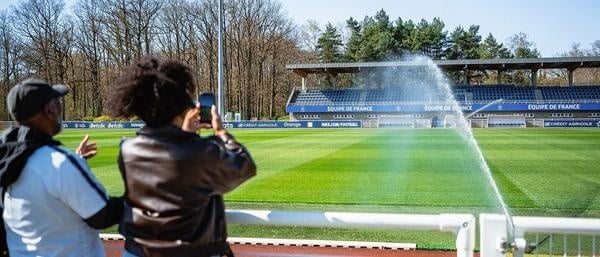 Terrain d’honneur et sa tribune – Centre National du Football