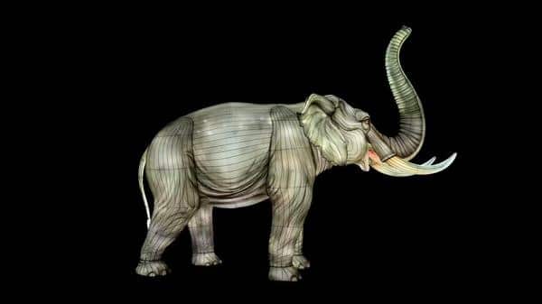 Lanterne monumentale en forme d’éléphant, trompe dressée