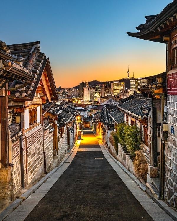 Séoul – ruelle de maisons traditionnelles hanok